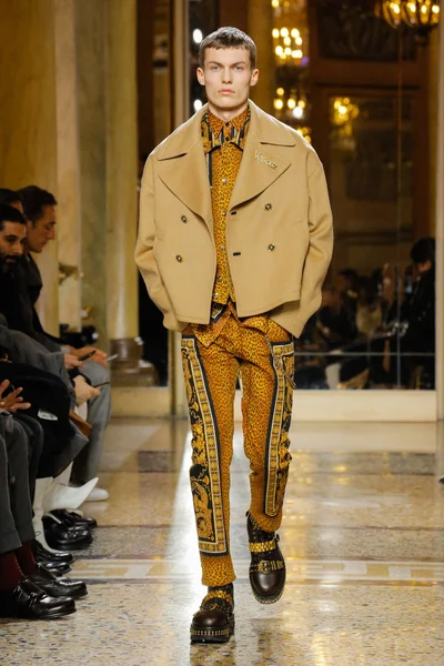 Look 3